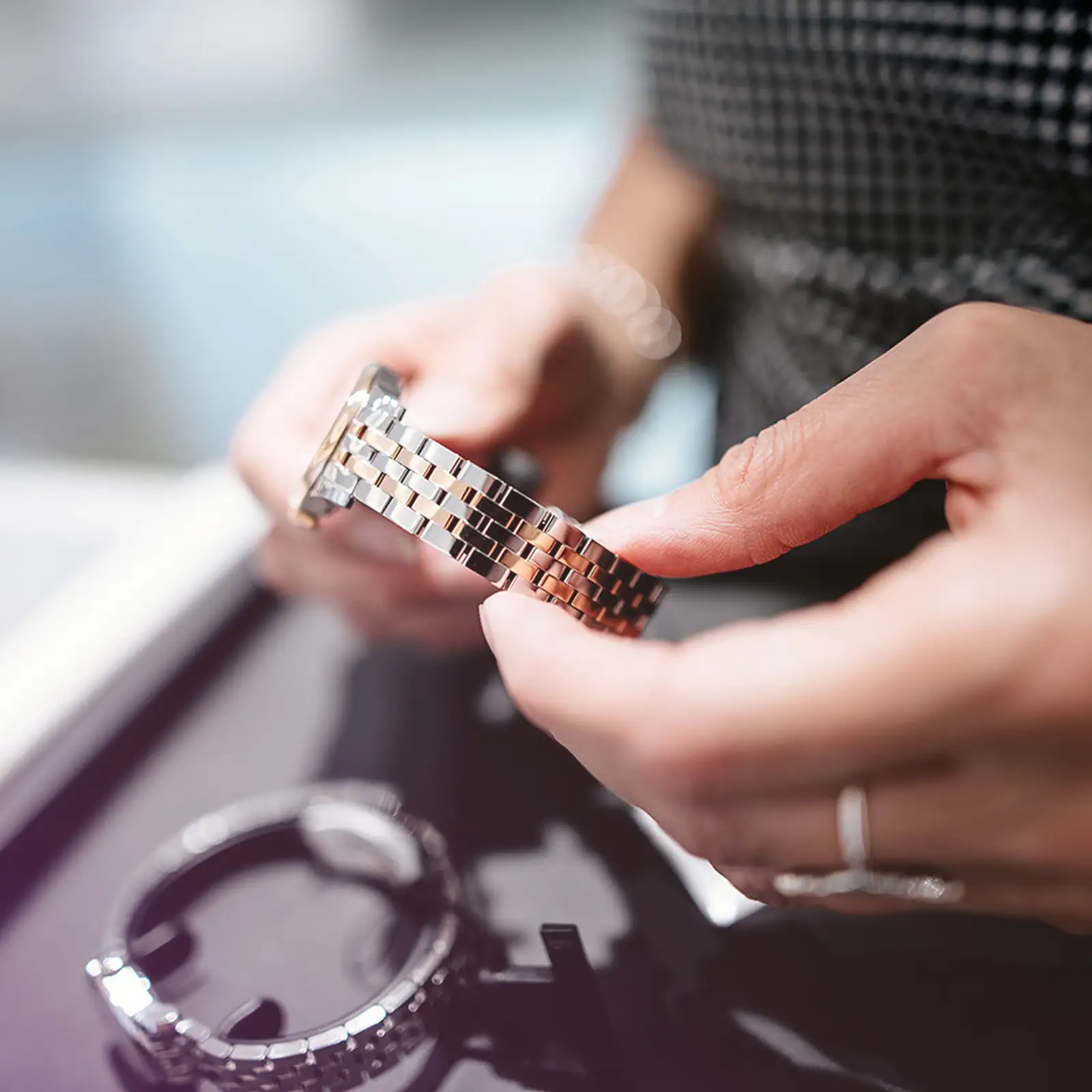 Professionelle Reparatur von Schmuck und Uhren in der Goldschmiede Caesar.